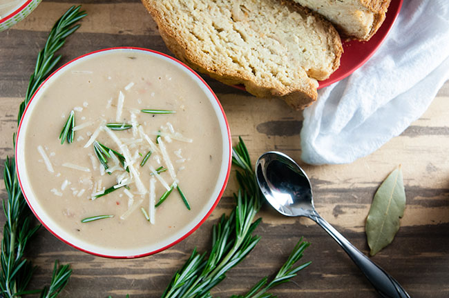 easy-tuscan-white-bean-soup-5