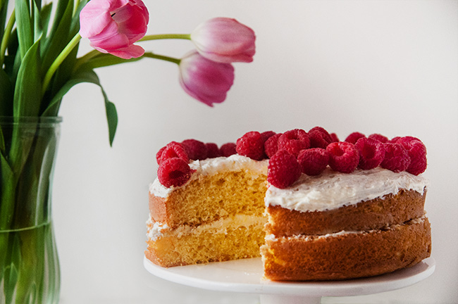 cake mix hacks: honey vanilla cake with honey buttercream