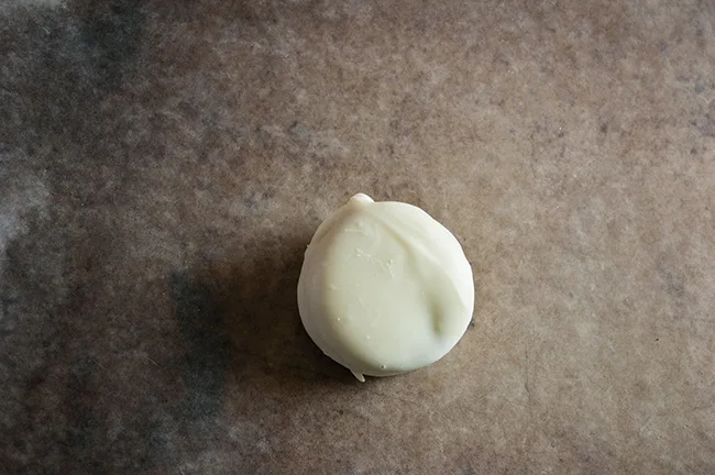 White Chocolate Dipped Oreo