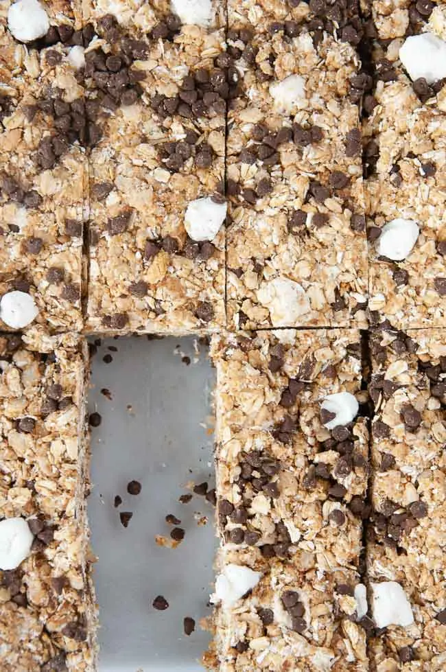 No Bake S'mores Granola Bars are a kid friendly, easy snack.