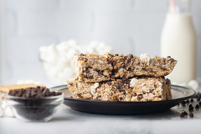 No Bake S'mores Granola Bars are a kid friendly, easy snack.