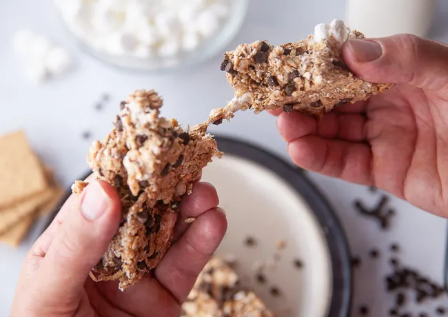 Ooey gooey s'mores granola bars are so fun to make