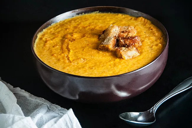 Easy Roasted Carrot Soup