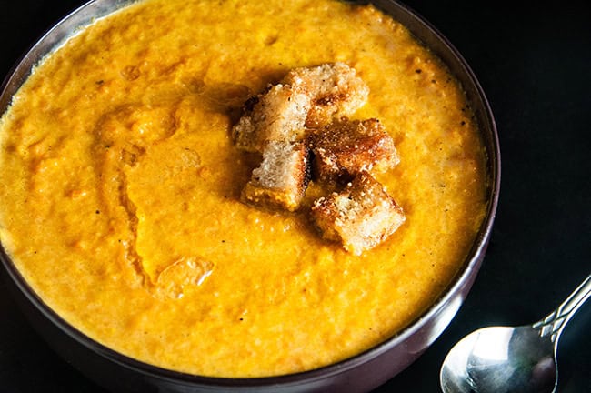 Easy Roasted Carrot Soup