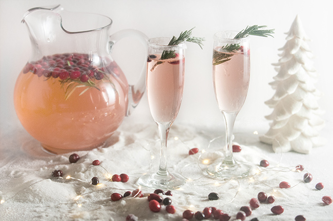 Christmas Cranberry Champagne Cocktails - Seasoned ...