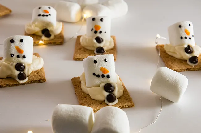 Melting Snowmen S'mores Melting Snowmen S'mores