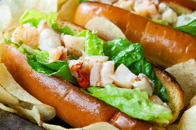 Buttery lobster rolls with no mayo