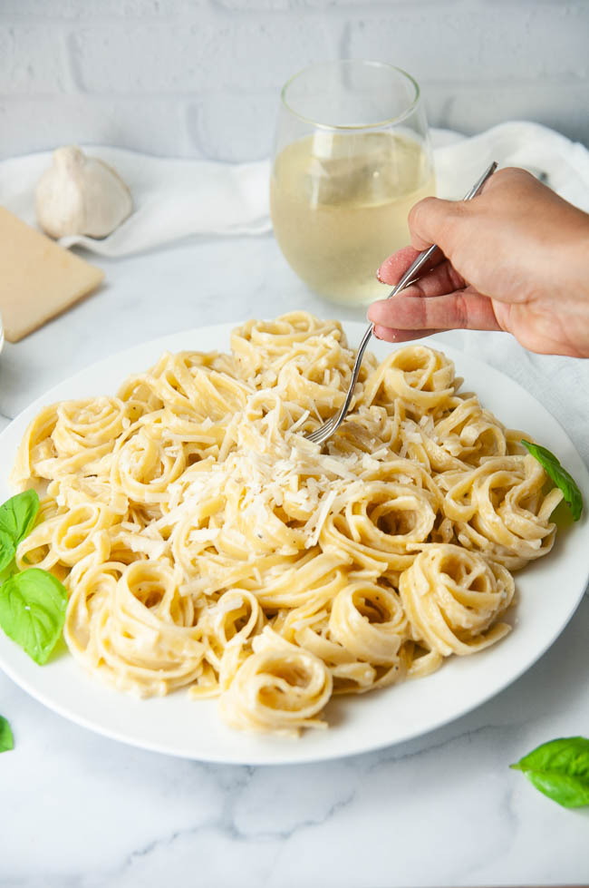 Instant Pot Fettuccine Alfredo is a delicious one pot dinner.