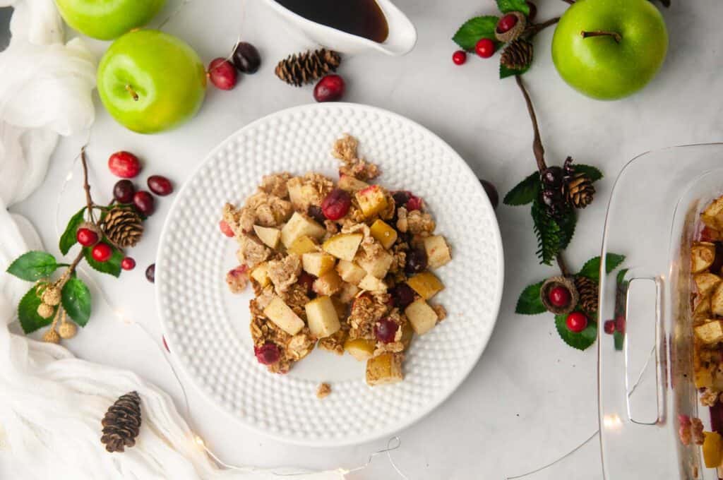 Cranberry apple baked oatmeal is a wholesome, festive breakfast you can meal prep.