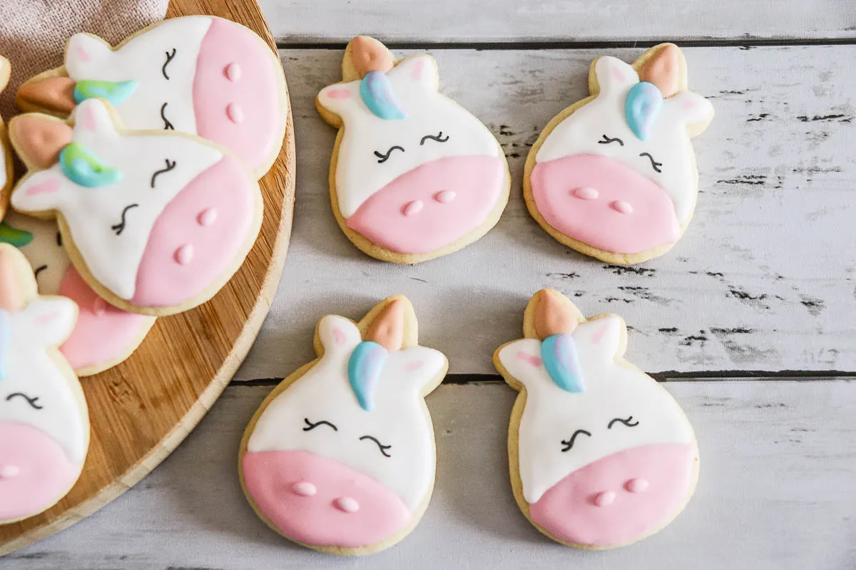 Learn how to make unicorn cookies with this sugar cookie decorating tutorial