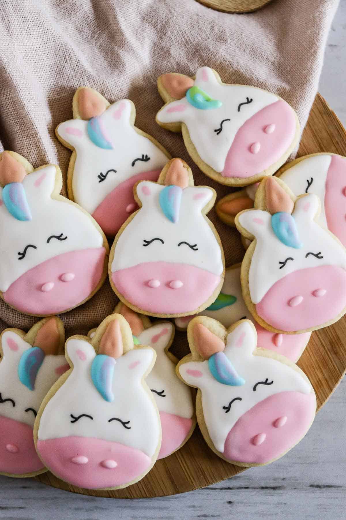 Learn how to make unicorn cookies with this sugar cookie decorating tutorial