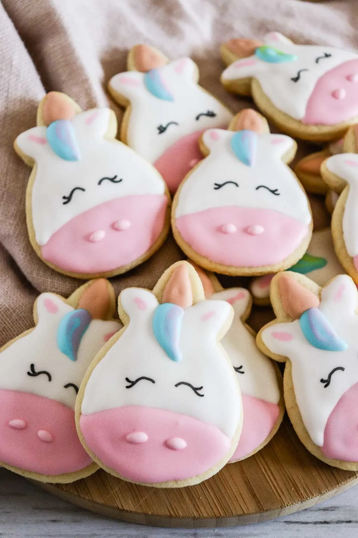 Learn how to make unicorn cookies with this sugar cookie decorating tutorial