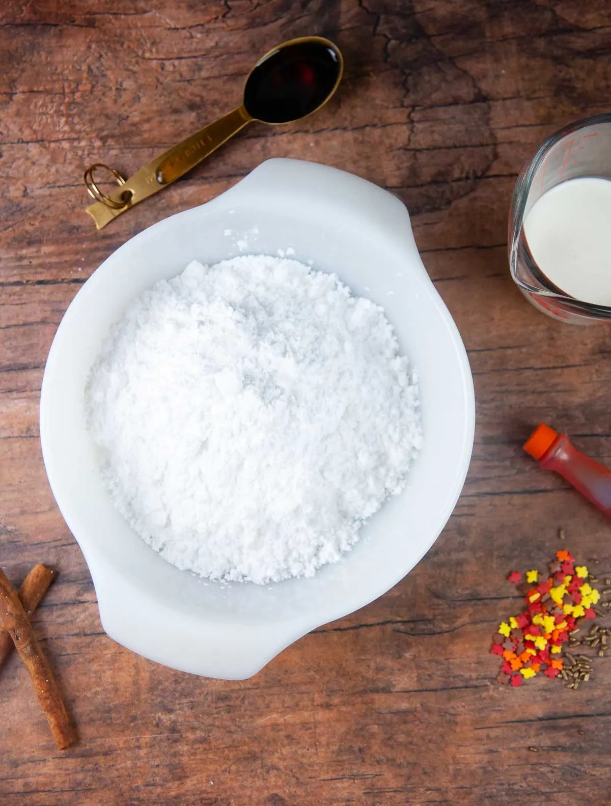 Easy marbled cookie icing ingredients: Powdered sugar, flavoring, milk, food coloring