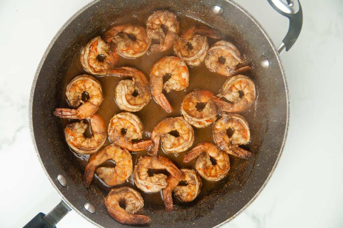 The cooked shrimp with the balsamic sauce.