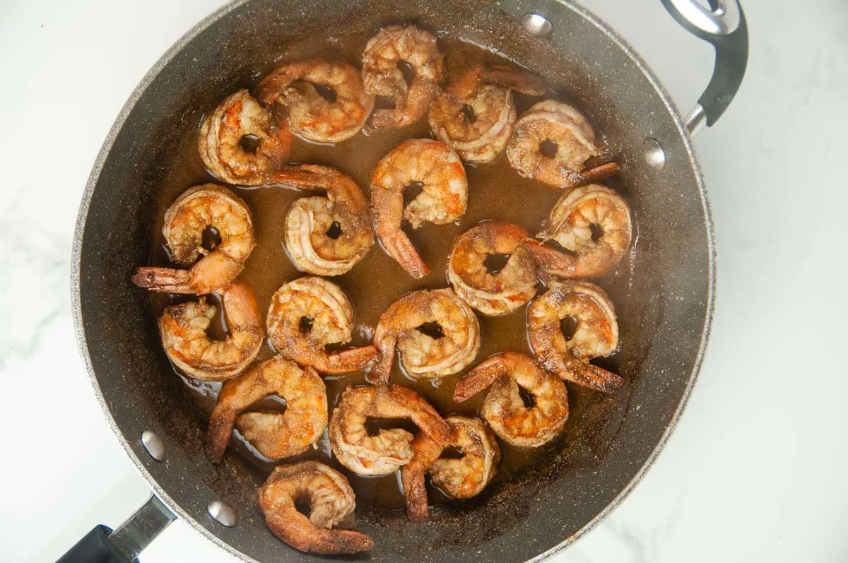 The cooked shrimp with the balsamic sauce.