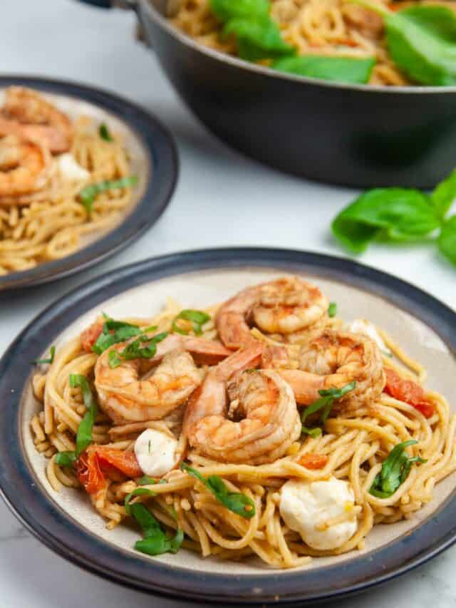 Shrimp Caprese Pasta (Shrimp Pasta with Tomatoes, Basil, Mozzarella)