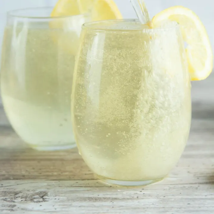 Top the limoncello spritz with a little extra prosecco if desired!